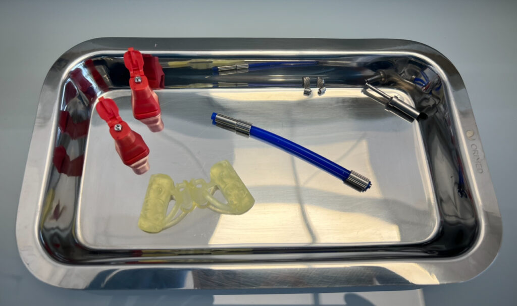 Szablon do mikroimplantów